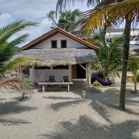 Beach Front Bungalows At The Coconut Canoa Exteriör bild