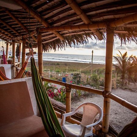 Beach Front Bungalows At The Coconut Canoa Exteriör bild