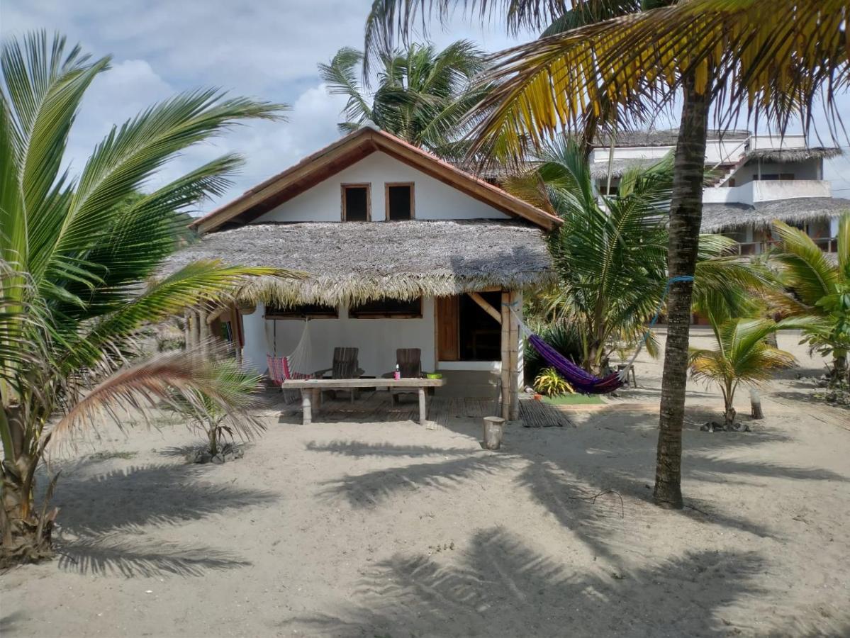 Beach Front Bungalows At The Coconut Canoa Exteriör bild