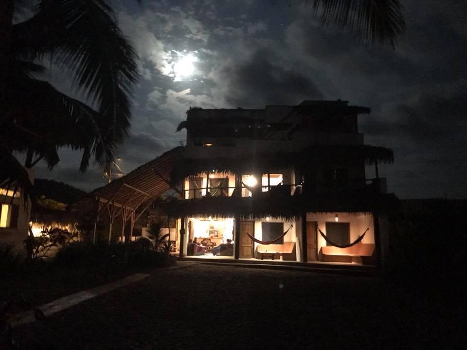 Beach Front Bungalows At The Coconut Canoa Exteriör bild