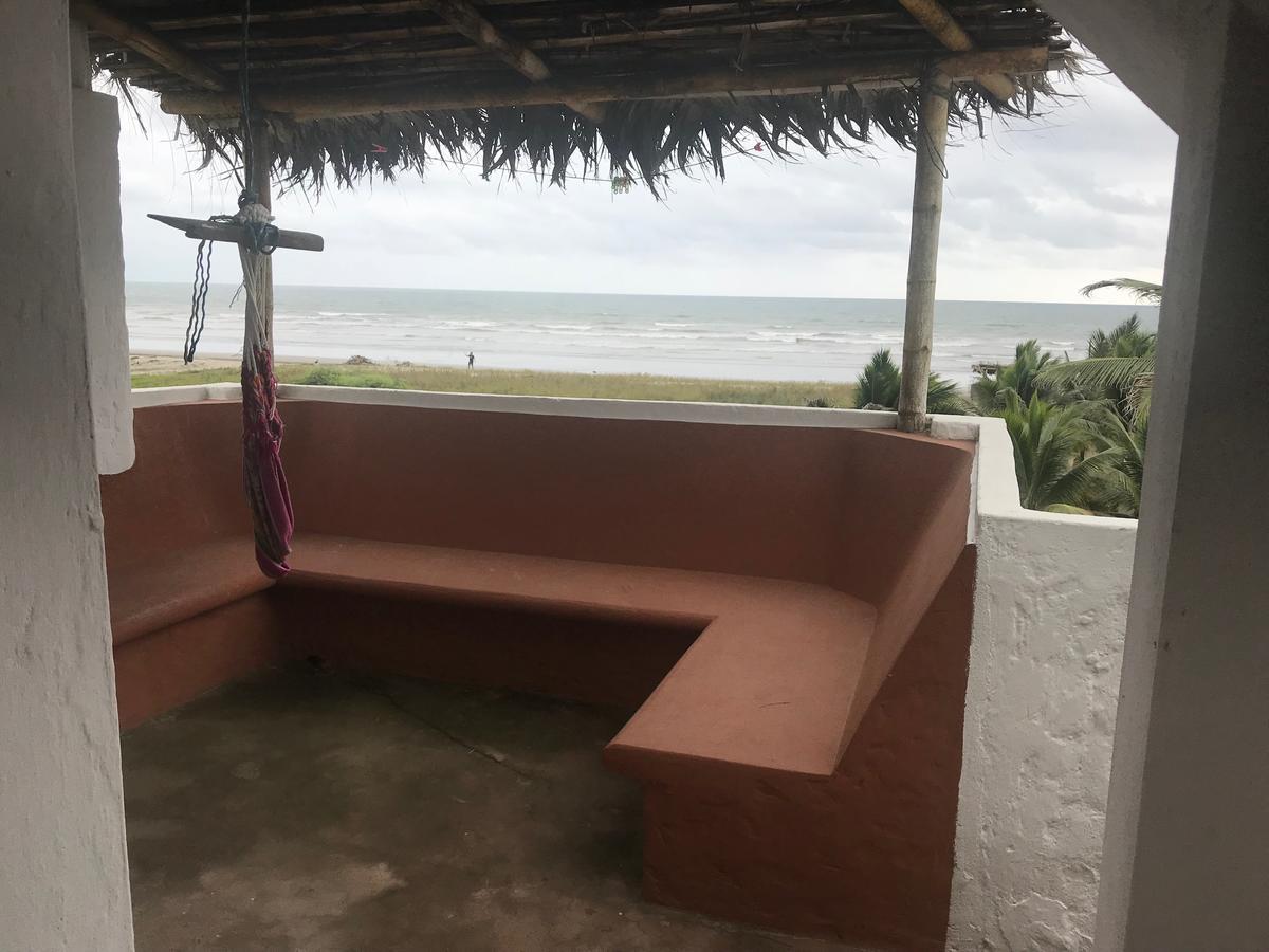 Beach Front Bungalows At The Coconut Canoa Exteriör bild