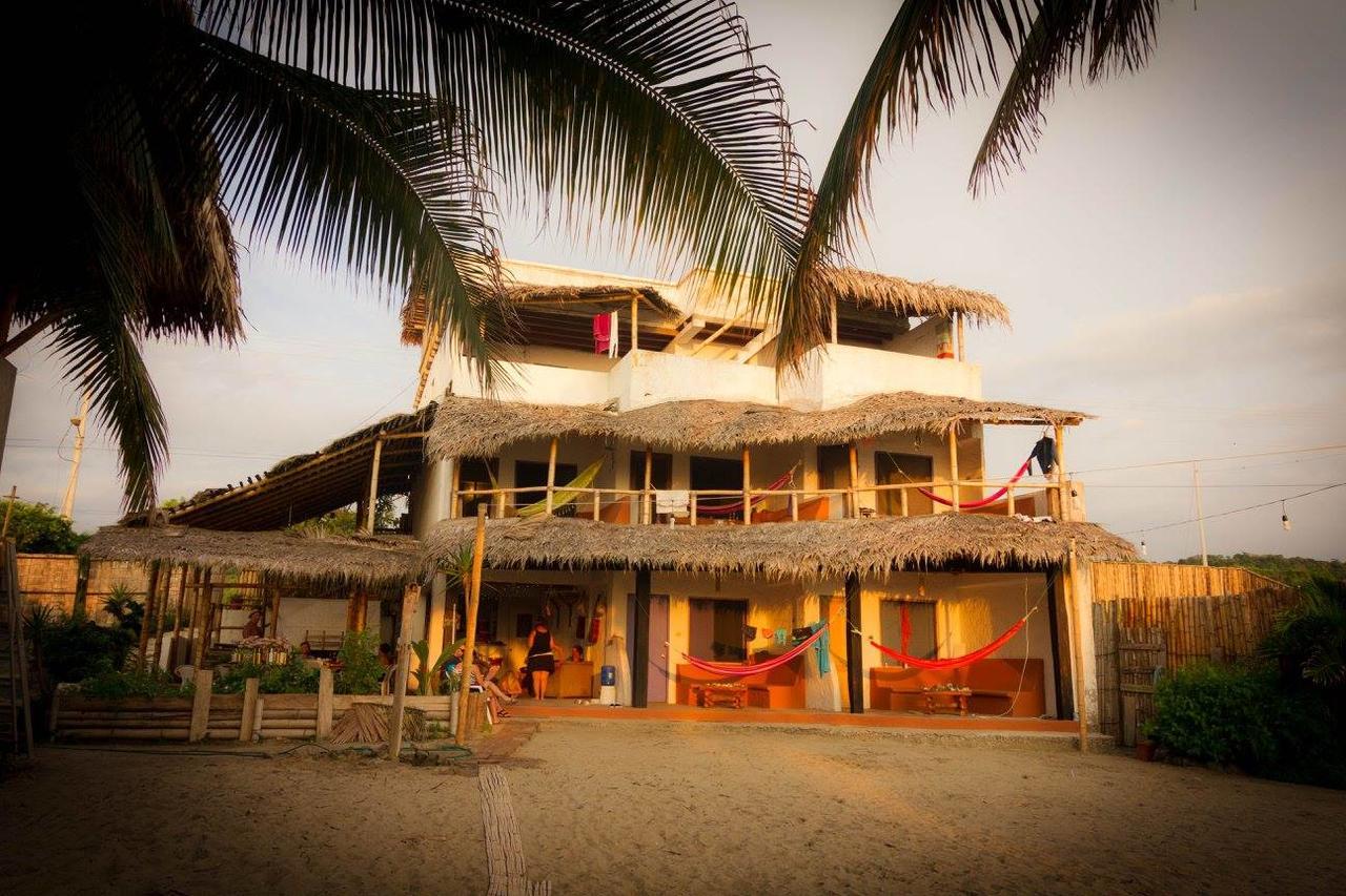Beach Front Bungalows At The Coconut Canoa Exteriör bild