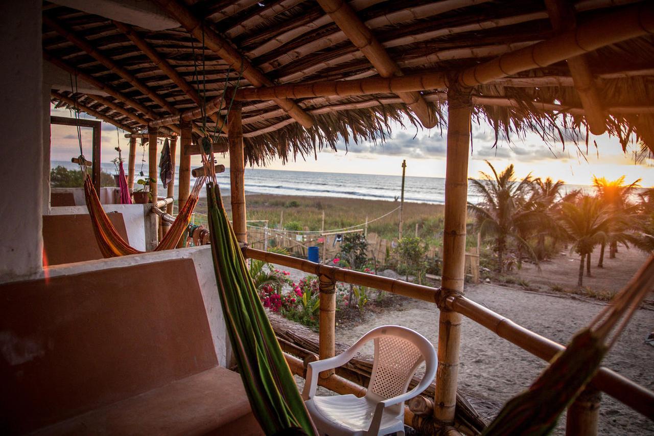 Beach Front Bungalows At The Coconut Canoa Exteriör bild